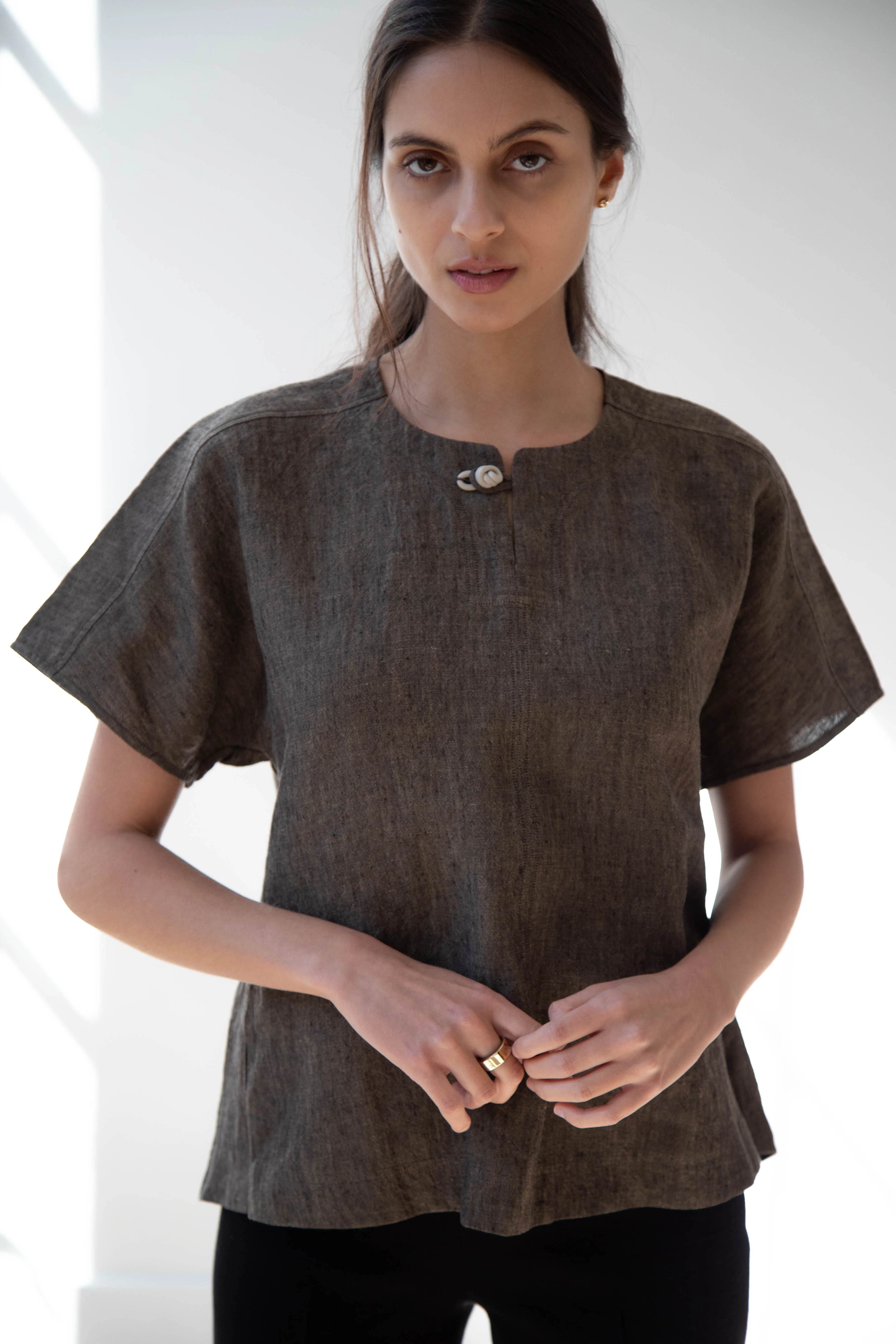 Seventyfive | Short Sleeve Top in Walnut Linen - Image 5