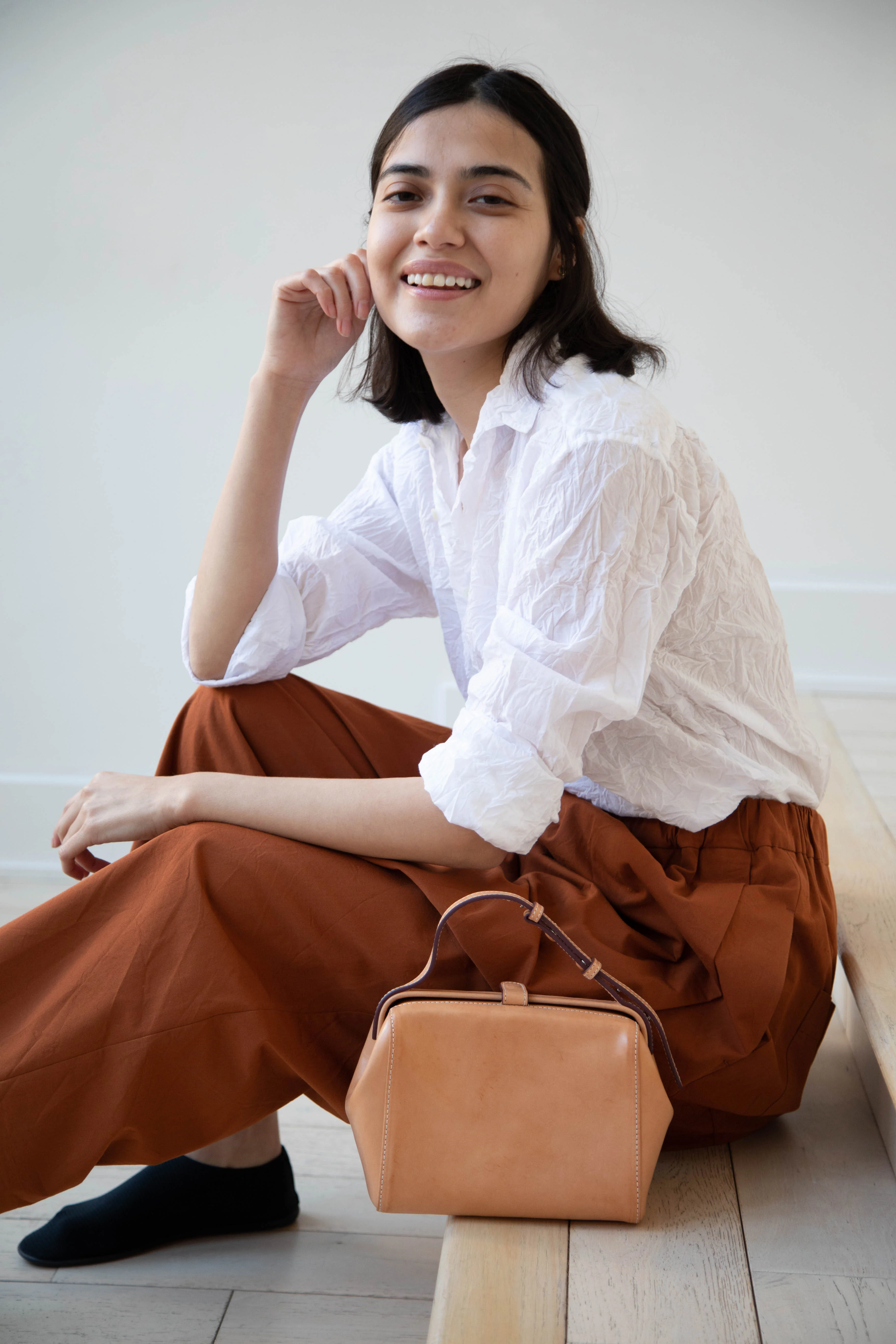 The Backward Vendor | Medicine Bag in Natural Leather - Image 4