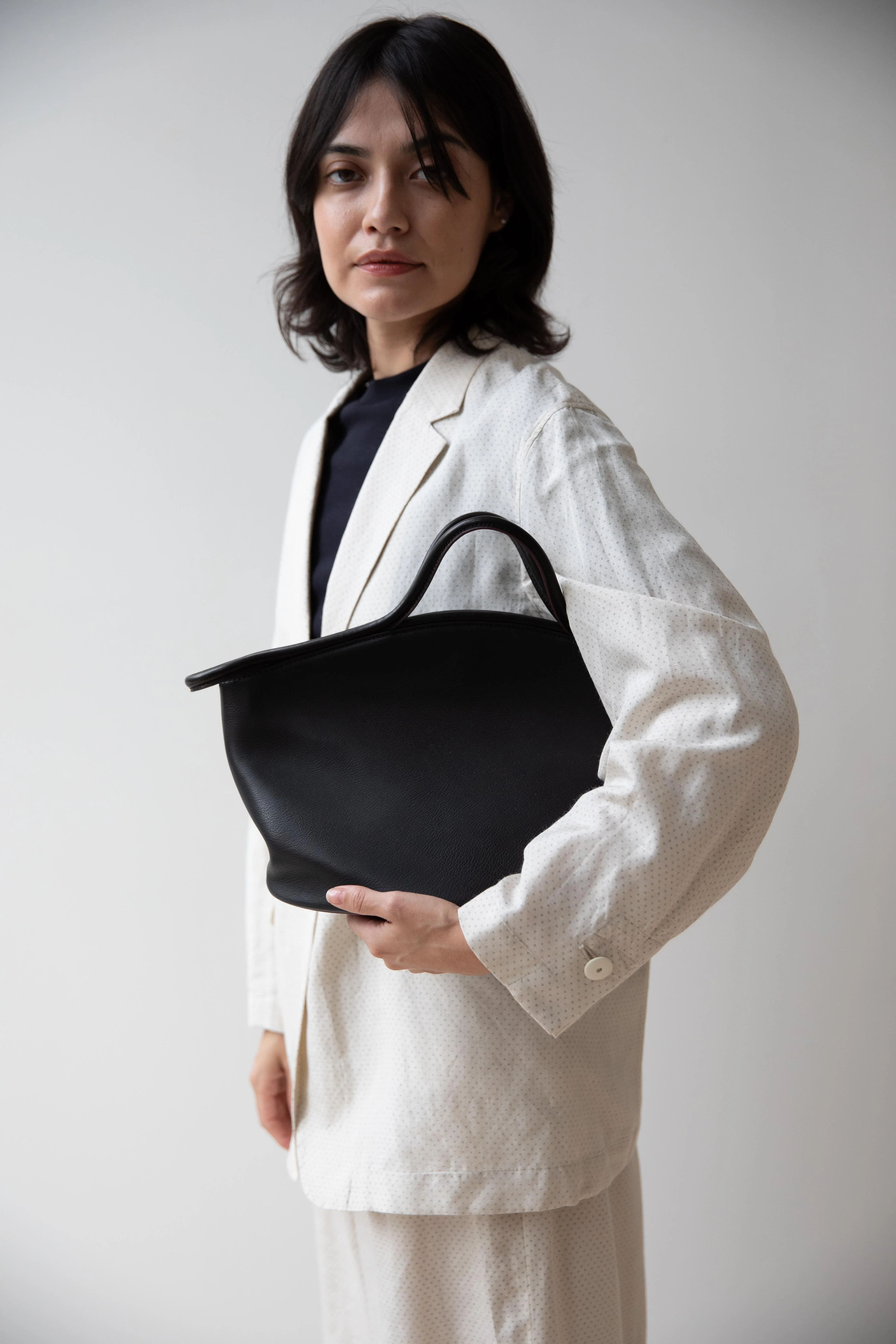 The Backward Vendor | Tide Hold Tote Bag in Charcoal - Image 2