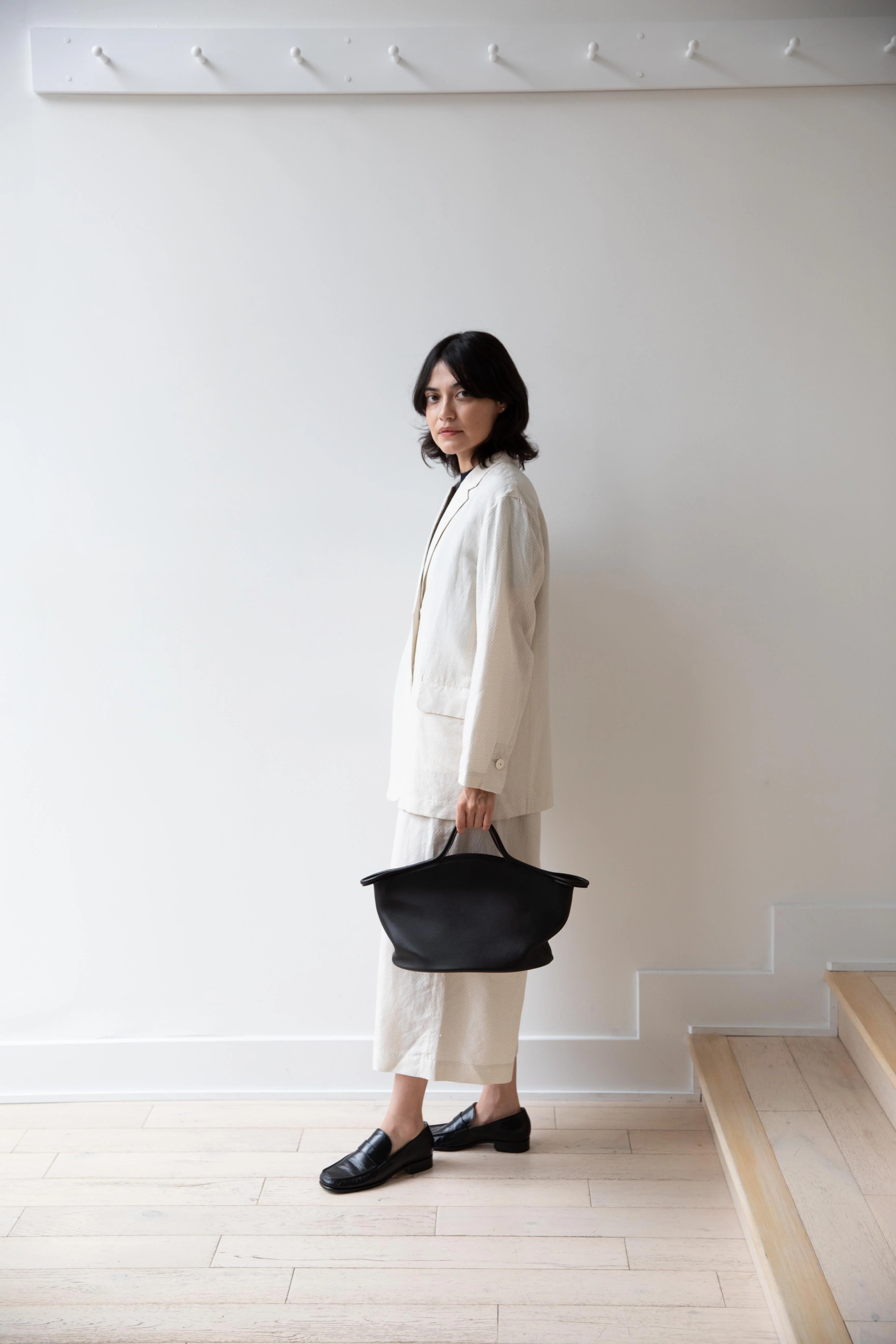 The Backward Vendor | Tide Hold Tote Bag in Charcoal - Image 25