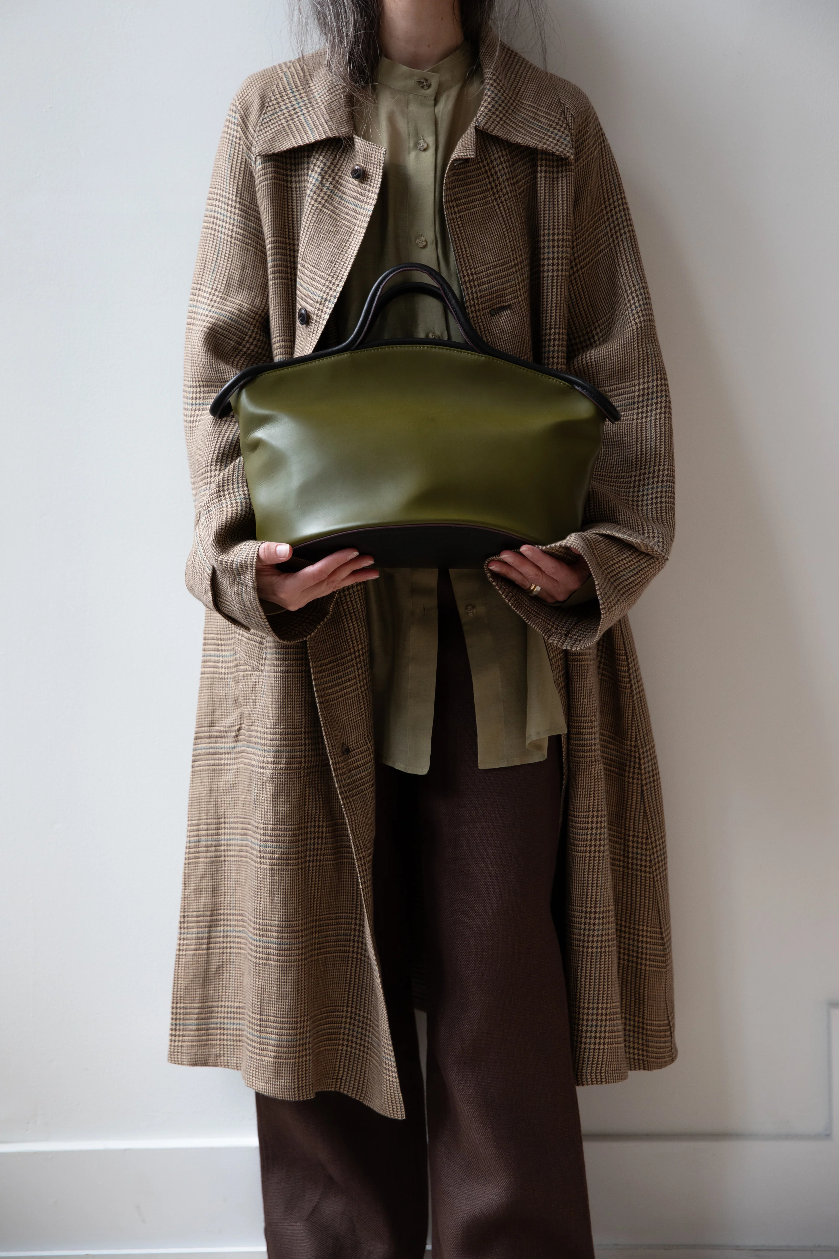 The Backward Vendor | Tide Hold Tote Bag in Matcha - Image 18