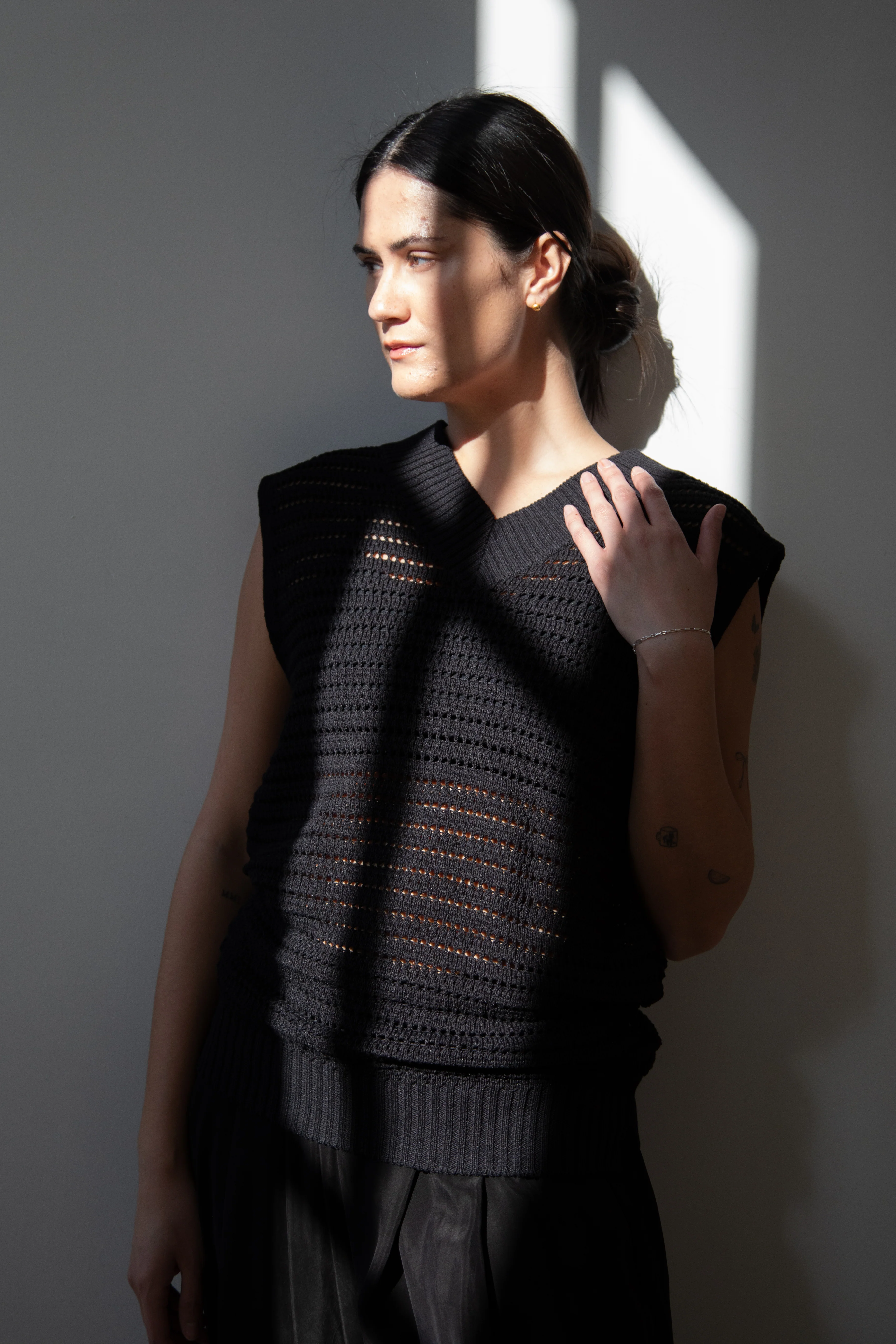 The Loom | Paper Vest in Black - Image 11