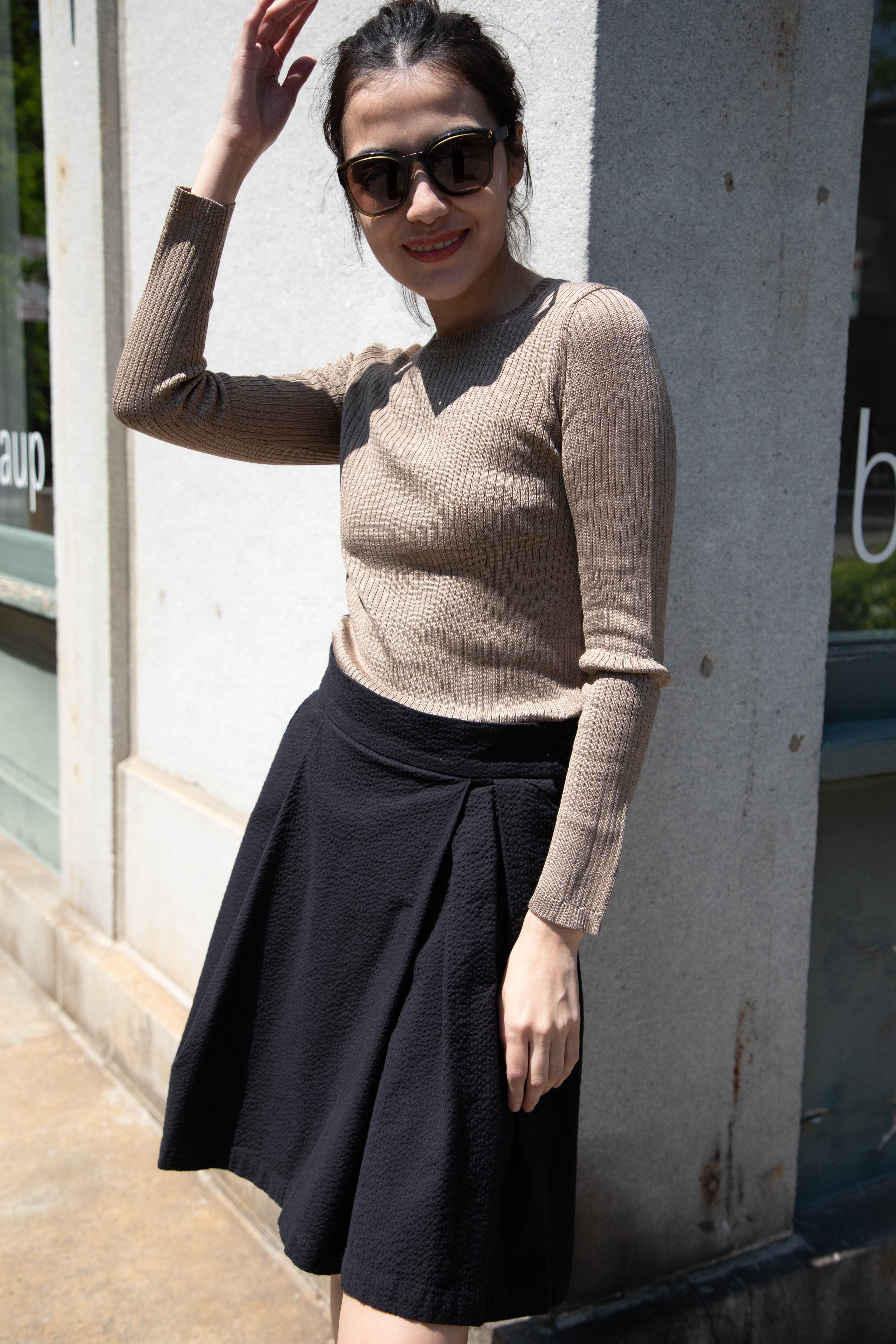 Une Heures | Long Sleeve Crew Neck in Gris - Image 11