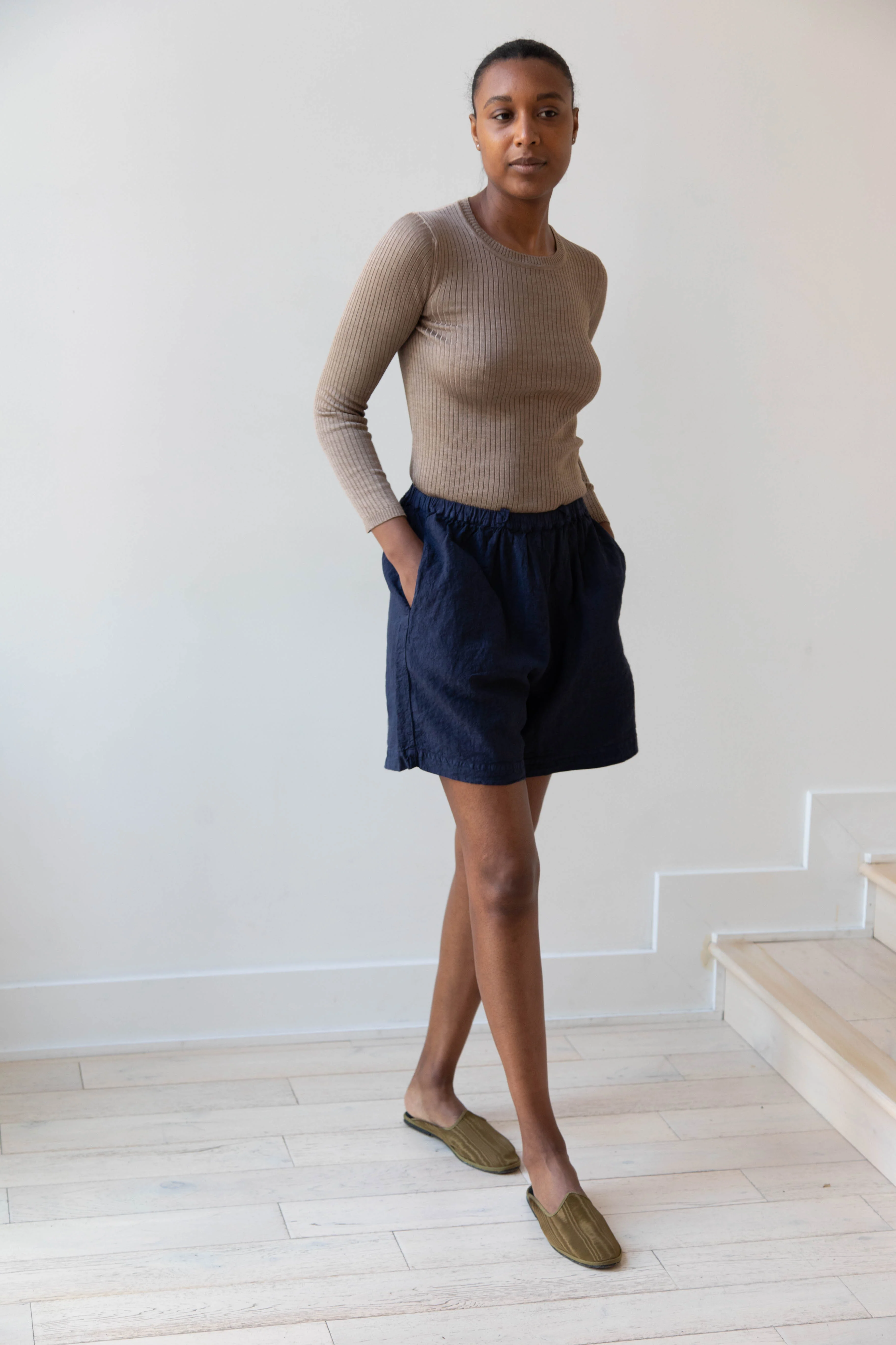 Une Heures | Long Sleeve Crew Neck in Gris - Image 29