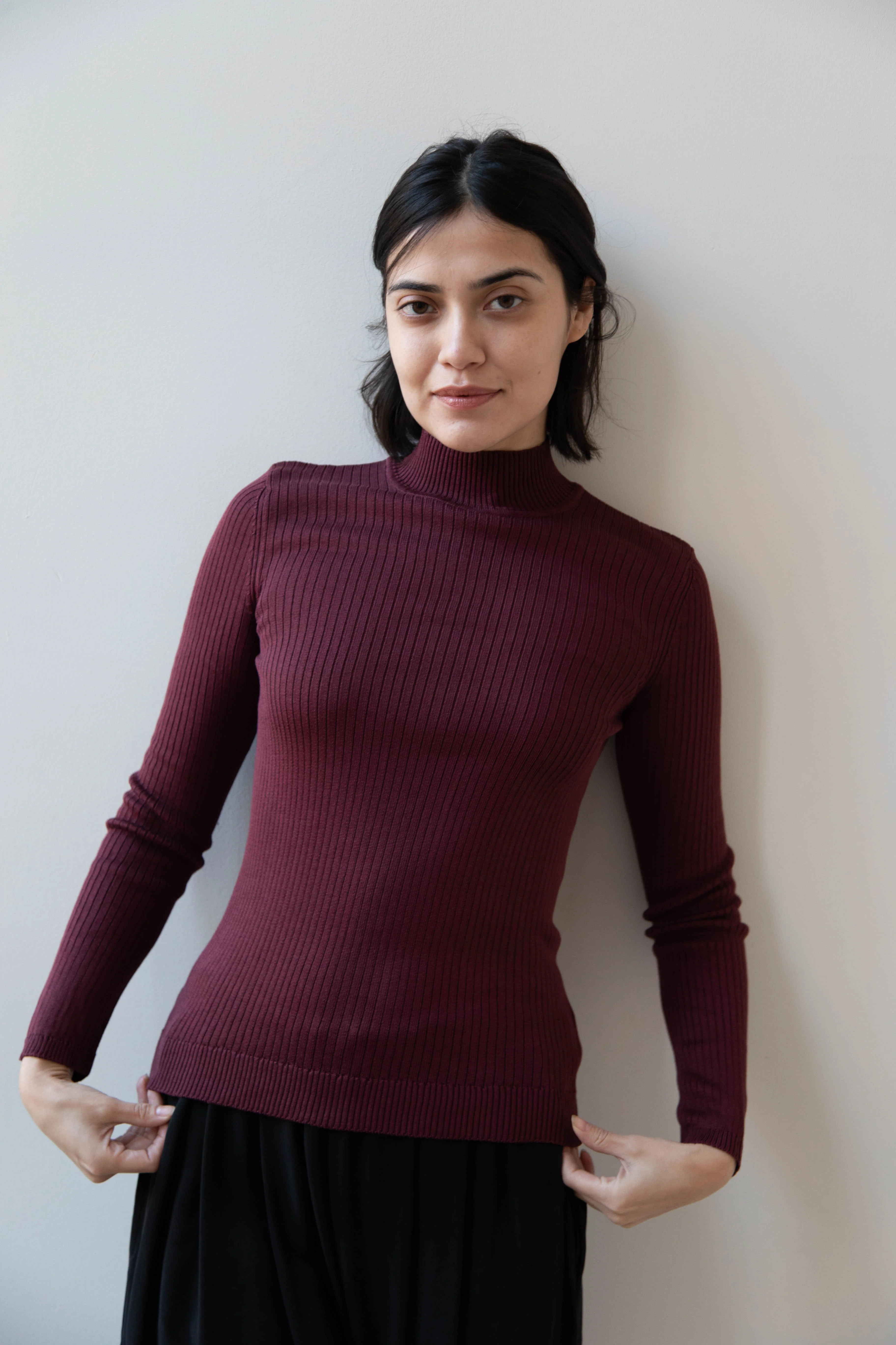 Une Heures | Long Sleeve Mock Neck in Bordeaux - Image 21
