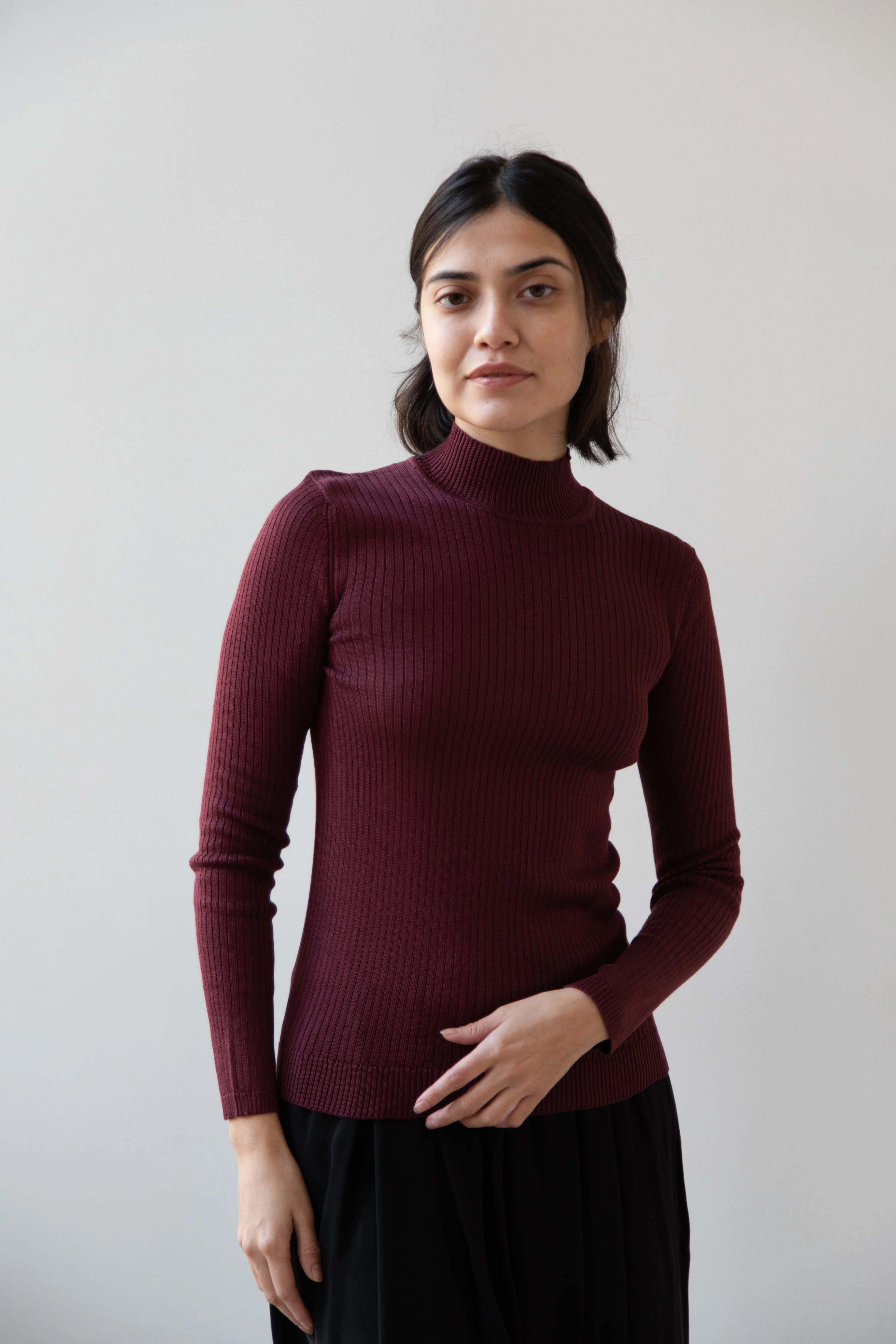 Une Heures | Long Sleeve Mock Neck in Bordeaux - Image 8