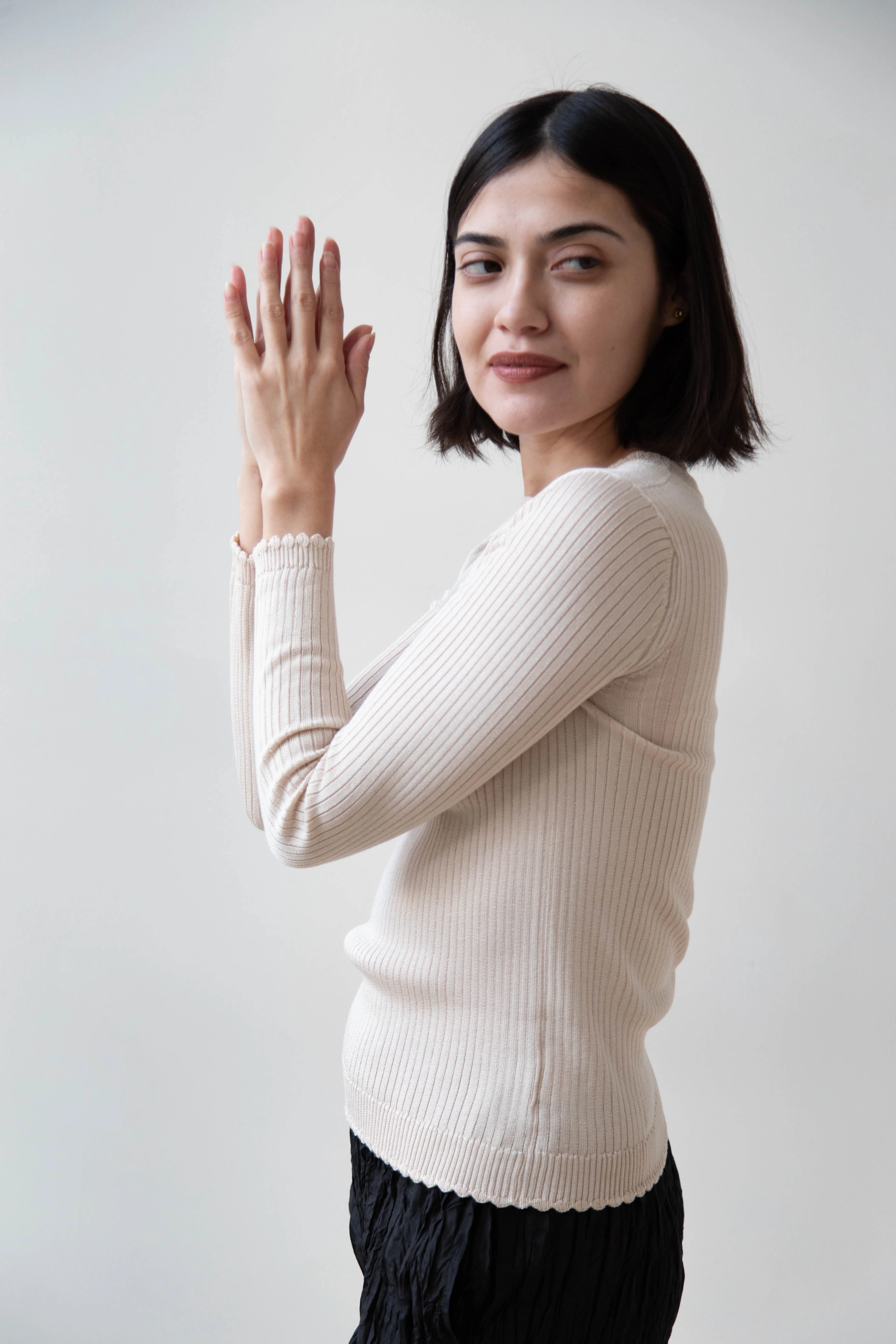 Une Heures | Long Sleeve Scallop Top in Perle - Image 22