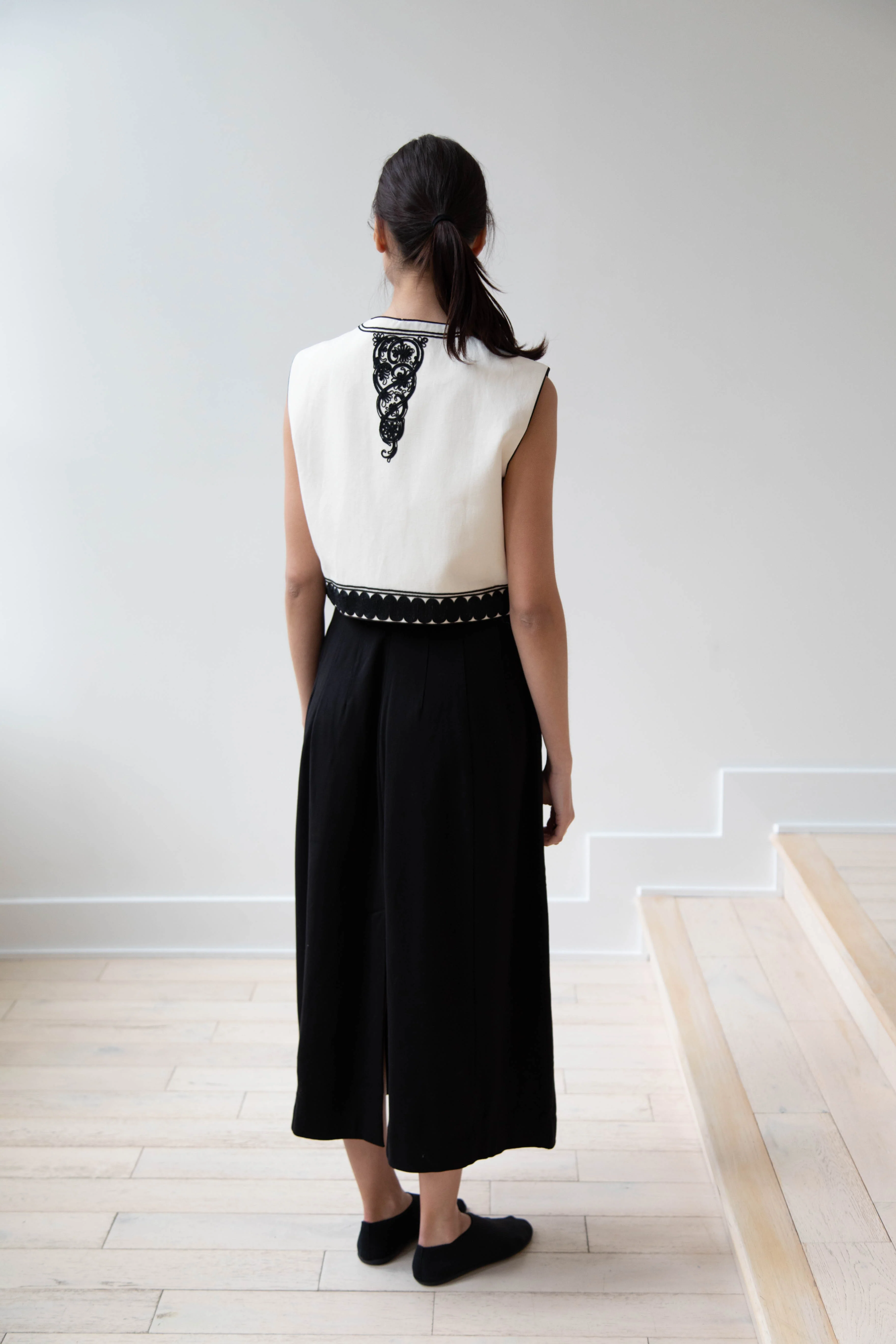 Zeus & Dione | Kymata Vest in Ivory - Image 30